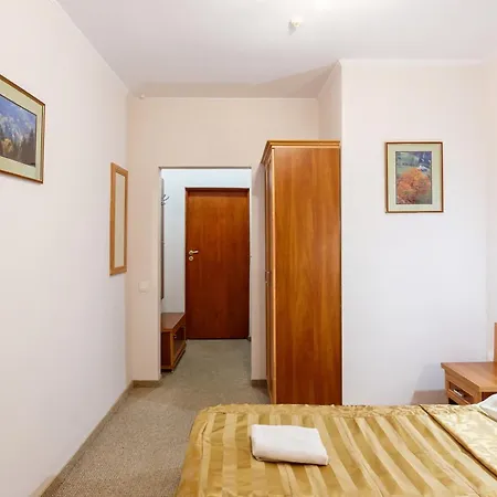 Gorgany & Hotel Yablunytsya